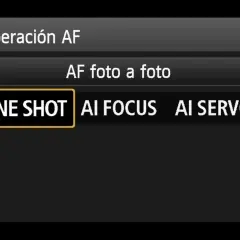 Pantalla de cámara con opciones de AF: One Shot, AI FOCUS y AI SERVO.