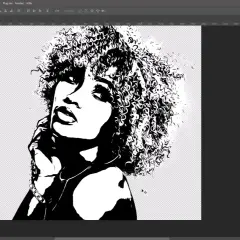 Mujer con cabello rizado en estilo **photoshop blanco y negro**. La imagen muestra un retrato artístico con fuertes contrastes.