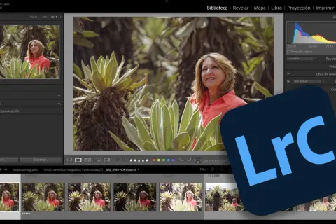 Edición de fotos en Lightroom, ideal para quienes buscan **Lightroom online gratis**. Muestra una mujer sonriendo entre plantas.