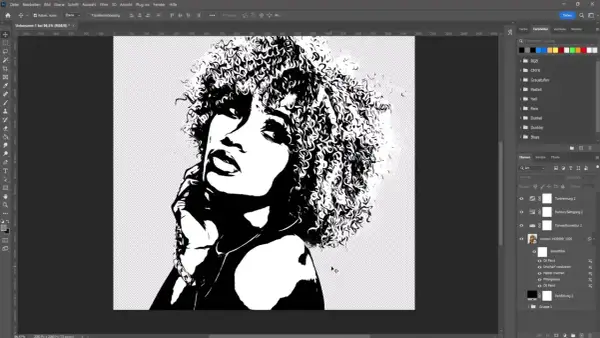 Mujer con cabello rizado en estilo **photoshop blanco y negro**. La imagen muestra un retrato artístico con fuertes contrastes.